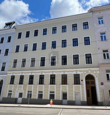 PREISHIT! HELLER WOHNHIT MIT SCHÖNEM ALTBAU- FLAIR