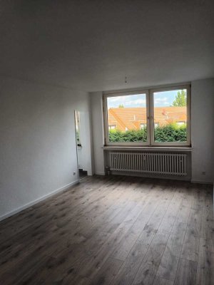 Ratingen Zentrum: schönes helles Apartement mit separater Küche