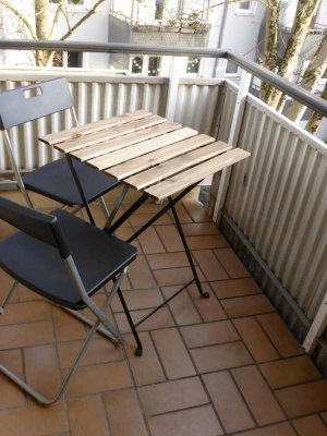 Schönes, möbliertes 1 Zimmerapparrtement mit Balkon und Parkplatz