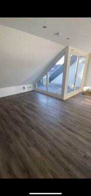 Helle 2-Zimmer-Wohnung mit Balkon