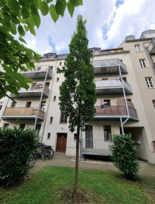 ++ Exklusive 2 Zi. Whg // LEERSTAND ab 01.05.26 // großer Balkon ++