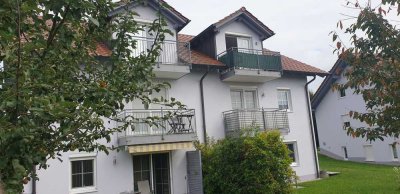 Preiswerte 2-Raum-Dachgeschossw  Garten /Keller/ Stellplatz Ruhig EBK in Hofkirchen