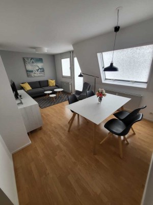 Zentrale, möblierte, helle Wohnung mit 2 Dachterassen