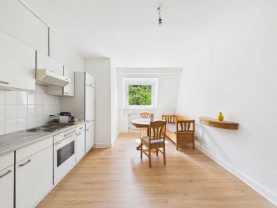 Helle 1,5-Zimmer-Wohnung mit Einbauküche – frisch renoviert!