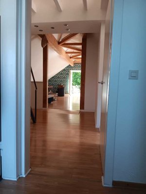 Wunderschöne Wohnung mit Balkon und riesigem Wohnzimmer in Köln Höhenhaus