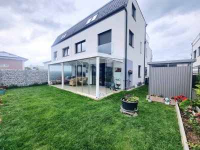 Familienidylle nahe Wien – 6 Zimmer, 2 Bäder, Garten &amp; 2 Stellplätze