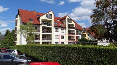 SOFORT verfügbar! Sehr gepflegte 3-Zi.-Wohnung mit geh. Innenausstattung, Balkon, EBK, Pkw-Stellpl.