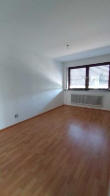 3.5-Zimmer-Wohnung (105m², OG) mit EBK
