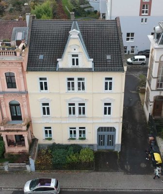 Mehrfamilienhaus mit Entwicklungspotential und Blick auf den Rhein