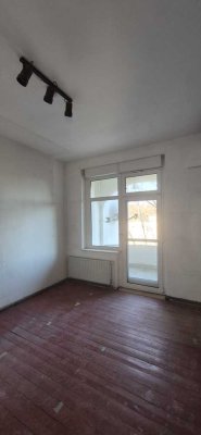 Altbaucharme in zentraler Lage mit hohen Decken