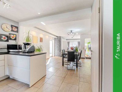 +++Moderne Doppelhaushälfte mit eigener Sauna, Garten & Carport in zentraler Lage+++