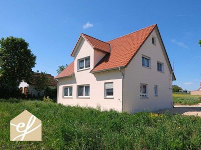 Ihr Traum vom Neubau: Bezugsfertiges Einfamilienhaus in gut angebundener Lage