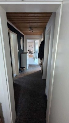 Zentrale 3-Zimmer-DG-Wohnung mit Balkon in Dasing