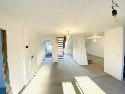 Dachgeschosswohnung mit ausgebautem Spitzboden / 115 qm Wohn- und Nutzfläche