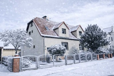 Hochwertig ausgestattete Doppelhaushälfte mit schönem Garten und bester Lage