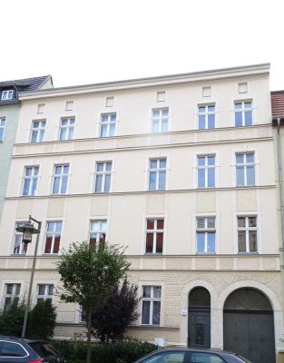 Gemütliche Single-Wohnung mit Balkon & separatem Zugang im Hof