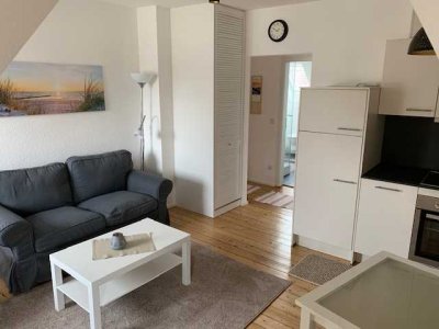 Komplett möblierte, exklusive 2-Zimmer Wohnung DG mit EBK in Frankfurt am Main