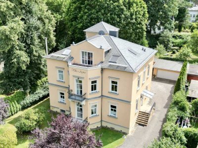 * hochwertig sanierte, denkmalgeschützte Villa in Bestlage am Waldpark *