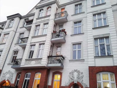 Helle 2-Zimmer Wohnung mit Balkon im 2. OG in Berlin-Steglitz