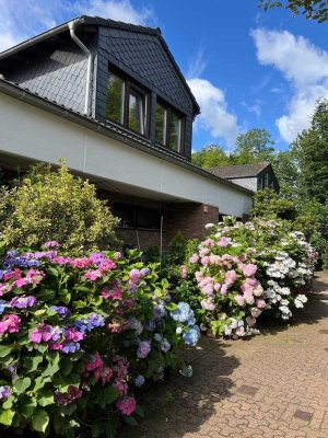 Traumhaftes Familiendomizilin ruhiger und grüner Lage  in Düsseldorf-Hellerhof!