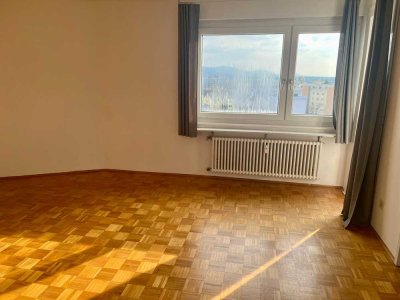 Schöne Wohnung mit einem Zimmer sowie Balkon und Einbauküche in Ettlingen