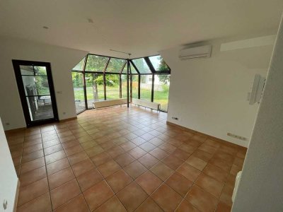 Modernisiertes Einfamilienhaus mit sieben Zimmern und EBK in Mörfelden-Walldorf