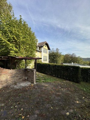 Lage Lage Lage! Einzigartige Villa in idyllischer Lage - Perfektes Renovierungsprojekt in Hinterbrühl!