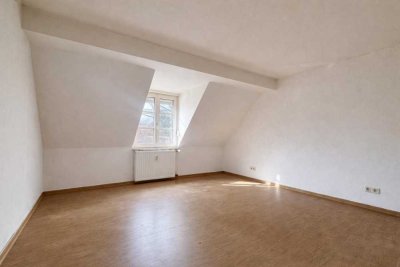 Charmante, helle Dachgeschosswohnung ab sofort frei