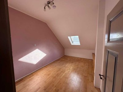 2-Zimmer-Dachgeschosswohnung in Grünstadt (Nur für Frauen)