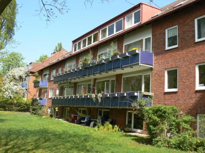 Nh. UKE Eppendorf, Sonnige 2 Zi.­Whg., ruhige Lage im Garten, Endetage