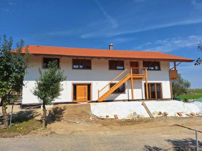 Neuwertige 2,5-Zimmer Wohnung mit Balkon in Eiselfing