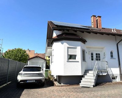 Moderne, geschmackvolle DHH mit sep. Whg.  im Untergeschoss !