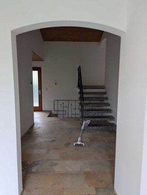 2200 € - 166 m² - 7.0 Zi.