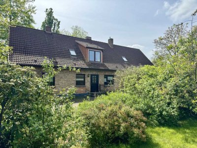 Beste Lage und großes Grundstück - Mehrgenerationen-Haus - Mecklenburger Backstein