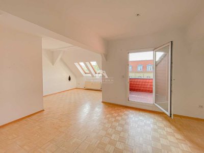 FRÜHLINGSGEFÜHLE! INTERESSANTE DACHGESCHOSSWOHNUNG MIT TERRASSE IN GEPFLEGTEM ALTBAU!PROVISIONSFREI!