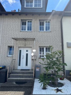 Elegantes Reihenmittelhaus mit 5 Zimmern in Köln-Longerich