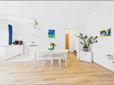 Schöne und helle möblierte 2-Zimmer-Wohnung in Duisburg-Beeck
