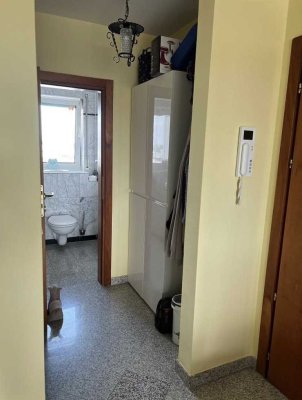 Helle, toll geschnittene drei Zimmer Wohnung in Mühlheim am Main