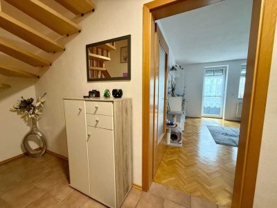 Wohnen auf 2 Etagen! Helle & charmante 2-Zimmer-Maisonette-Wohnung mit Balkon & TG-Stellplatz.