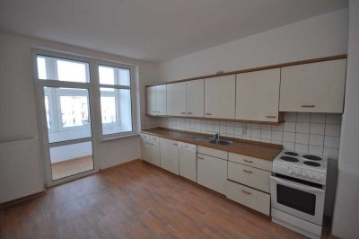 ***Einbauküche*** WG Geeignete 2-Raum Wohnung mit Loggia
