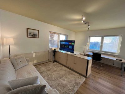 2 Zimmer Wohnung in Berlin Kaulsdorf (Hellersdorf) - Renovierungsbedürftig