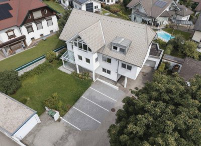 Top 3 – Moderne 2-Zimmer-Wohnung mit Weitblick in Gmunden, Perfekte Kombination aus Komfort und nachhaltiger Ausstattung!