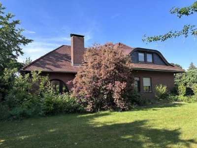 Einzigartig-verwunschene 8-Zimmer-Klinker-Villa mit 1.066 m² Grundstück in Vechelde zum Wachküssen