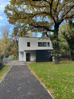 Einfamilienhaus mit Terrasse, EBK, Gäste-WC & Carport - WE 12**