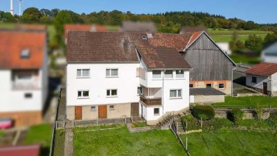Viel Platz für die Familie! Großes Einfamilienhaus mit Scheune in ruhiger Lage von Rixfeld!