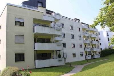 Großzügige 3 Zimmer-ETW mit zwei Balkonen und viel Potential in Böblingen