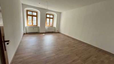 Werdau-Markt, 2-Zi.-Whg. mit großer Küche