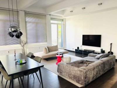 Urbaner Loft-Charme: Großzügige 4-Zimmer-Wohnung mit bis zu 3 Stellplätzen in Stuttgart-Ost