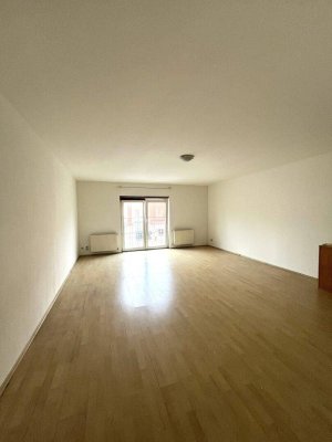Schöne 1 Zimmer Wohnung direkt am Hauptplatz!