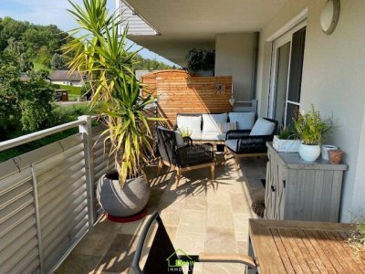 Neuwertige 4-Zi-Wohnung mit großzügigem Balkon und Blick ins Grüne